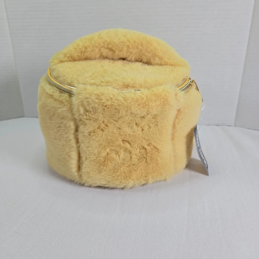 Disney Winnie The Pooh Hunny Pot Plush Fuzzy Round Makeup Case Bag Hot Topic NWT